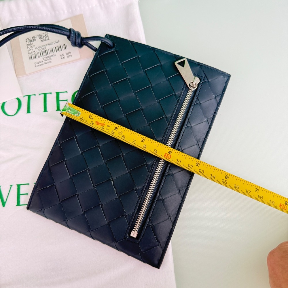 Bottega Beneta Intrecciato Weave Leather Passport/Phone Holder Lanyard 708620 - Picture 8 of 12